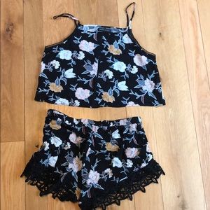 Short/tank combo, really cute!